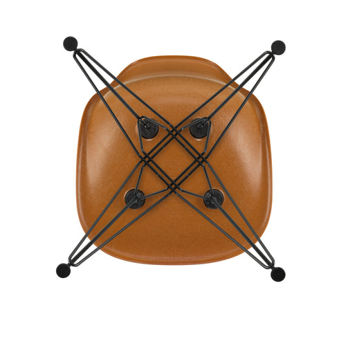 Cadeira Eames DSR em Fibra de Vidro / Base Preta
